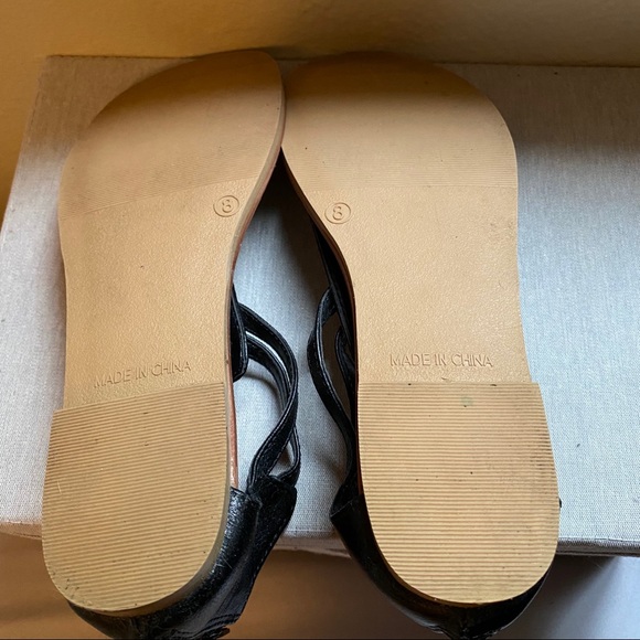 Old Navy strappy black sandals with zipper back - Picture 6 of 7